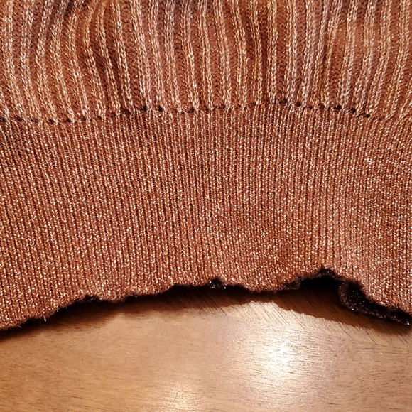 Vintage Copper Metallic Turtleneck - Picture 5 of 10